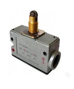 МП 1305 У2 исп.03, IP54, толкатель с поперечным расположением ролика,фронтальный, гайки 